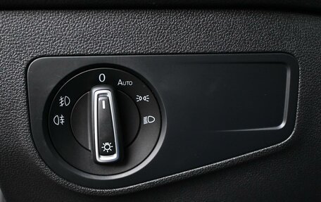 Volkswagen Tiguan II, 2019 год, 2 349 000 рублей, 17 фотография