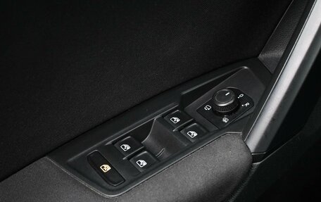 Volkswagen Tiguan II, 2019 год, 2 349 000 рублей, 19 фотография