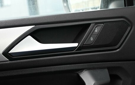 Volkswagen Tiguan II, 2019 год, 2 349 000 рублей, 18 фотография