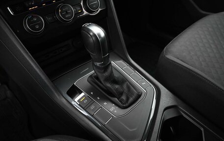 Volkswagen Tiguan II, 2019 год, 2 349 000 рублей, 23 фотография