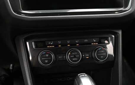 Volkswagen Tiguan II, 2019 год, 2 349 000 рублей, 22 фотография
