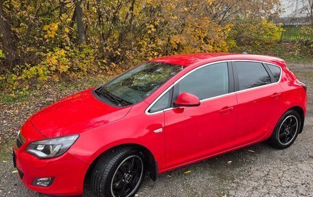 Opel Astra J, 2010 год, 1 050 000 рублей, 2 фотография