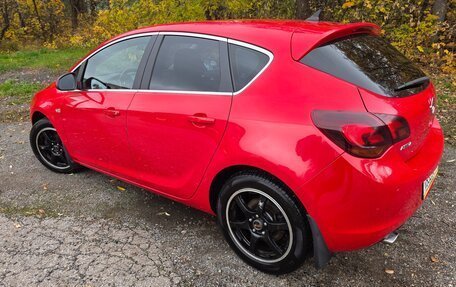 Opel Astra J, 2010 год, 1 050 000 рублей, 9 фотография