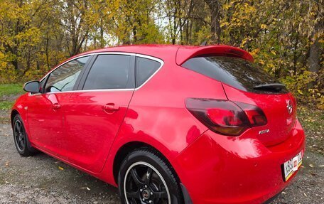 Opel Astra J, 2010 год, 1 050 000 рублей, 14 фотография