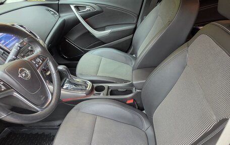 Opel Astra J, 2010 год, 1 050 000 рублей, 26 фотография