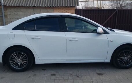 Chevrolet Cruze II, 2010 год, 600 000 рублей, 2 фотография