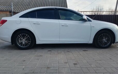 Chevrolet Cruze II, 2010 год, 600 000 рублей, 5 фотография