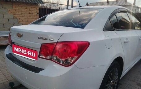 Chevrolet Cruze II, 2010 год, 600 000 рублей, 10 фотография