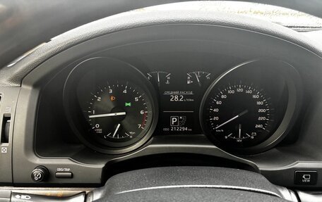 Toyota Land Cruiser 200, 2013 год, 2 750 000 рублей, 4 фотография