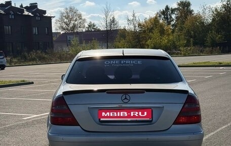 Mercedes-Benz E-Класс, 2004 год, 520 000 рублей, 5 фотография
