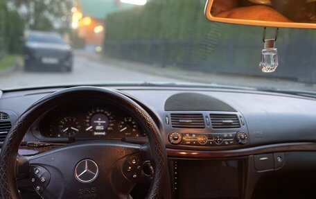 Mercedes-Benz E-Класс, 2004 год, 520 000 рублей, 11 фотография