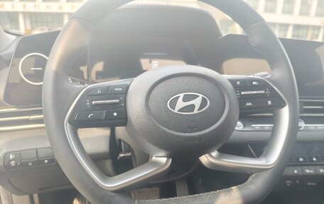 Hyundai Elantra, 2023 год, 1 500 000 рублей, 5 фотография