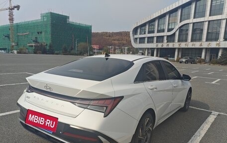 Hyundai Elantra, 2023 год, 1 500 000 рублей, 3 фотография