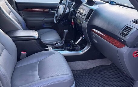 Toyota Land Cruiser Prado 120, 2003 год, 1 900 000 рублей, 13 фотография