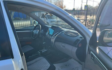 Mitsubishi Pajero Sport II рестайлинг, 2015 год, 1 999 000 рублей, 14 фотография