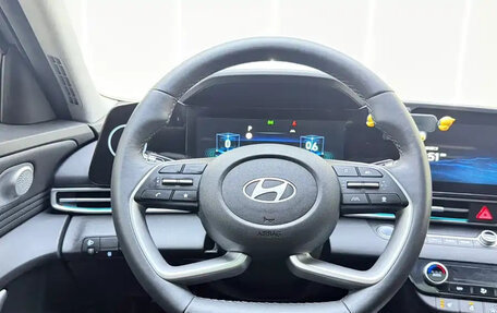 Hyundai Elantra, 2023 год, 1 350 010 рублей, 9 фотография