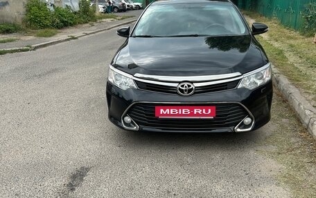 Toyota Camry, 2016 год, 2 420 000 рублей, 2 фотография