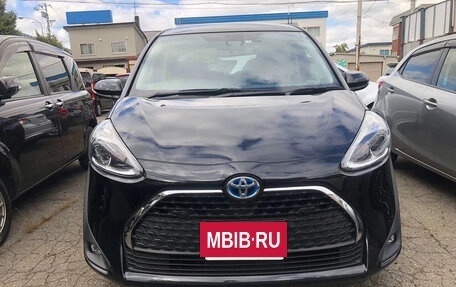 Toyota Sienta II, 2021 год, 1 235 000 рублей, 2 фотография