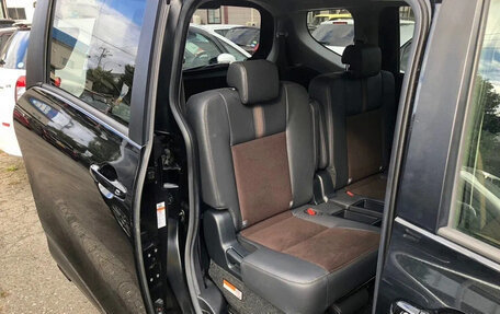 Toyota Sienta II, 2021 год, 1 235 000 рублей, 8 фотография
