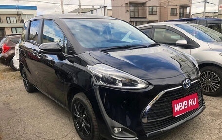 Toyota Sienta II, 2021 год, 1 235 000 рублей, 3 фотография