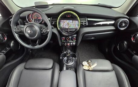 MINI Cabrio, 2020 год, 1 900 000 рублей, 5 фотография