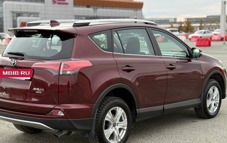 Toyota RAV4, 2017 год, 2 499 000 рублей, 4 фотография