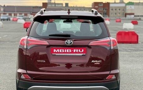 Toyota RAV4, 2017 год, 2 499 000 рублей, 6 фотография