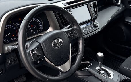 Toyota RAV4, 2017 год, 2 499 000 рублей, 18 фотография