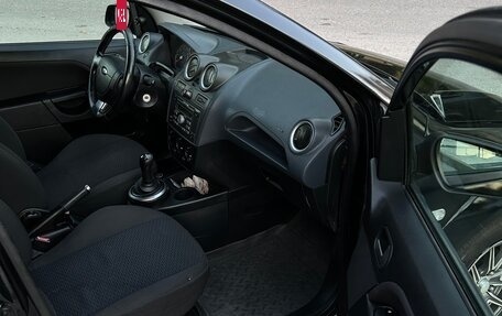 Ford Fiesta, 2006 год, 380 000 рублей, 2 фотография