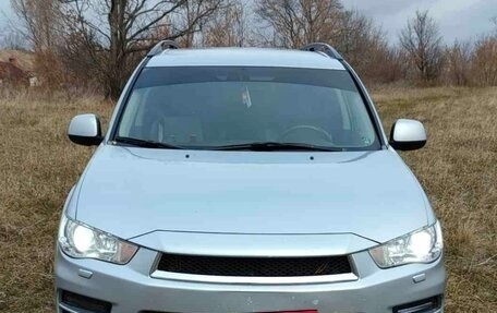 Mitsubishi Outlander III рестайлинг 3, 2007 год, 790 000 рублей, 3 фотография