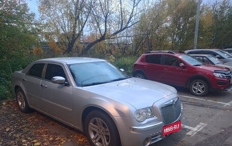 Chrysler 300C II, 2004 год, 535 000 рублей, 2 фотография