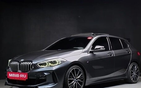 BMW 1 серия, 2020 год, 2 580 000 рублей, 2 фотография
