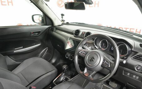 Suzuki Swift IV рестайлинг, 2019 год, 989 000 рублей, 9 фотография