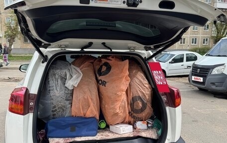 Toyota RAV4, 2013 год, 1 730 000 рублей, 21 фотография