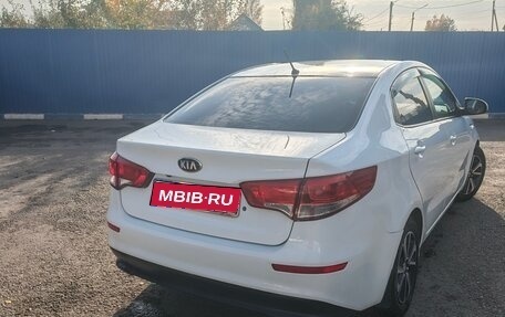 KIA Rio III рестайлинг, 2016 год, 700 000 рублей, 1 фотография