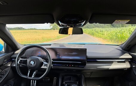 BMW 5 серия, 2024 год, 6 790 000 рублей, 13 фотография