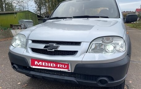 Chevrolet Niva I рестайлинг, 2010 год, 525 000 рублей, 2 фотография