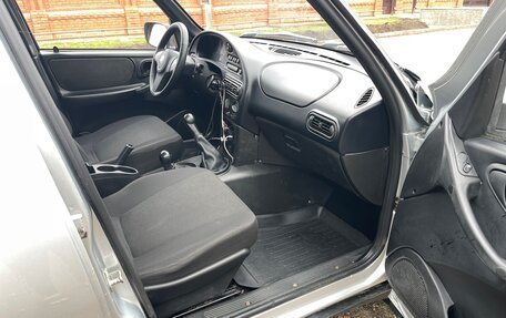 Chevrolet Niva I рестайлинг, 2010 год, 525 000 рублей, 18 фотография
