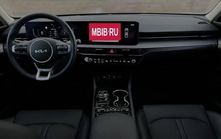 KIA K5, 2021 год, 2 100 000 рублей, 10 фотография