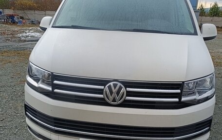Volkswagen Caravelle T6 рестайлинг, 2018 год, 2 380 000 рублей, 1 фотография