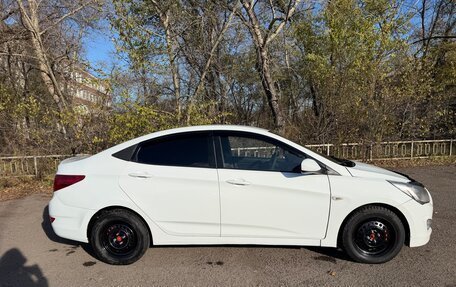 Hyundai Solaris II рестайлинг, 2015 год, 590 000 рублей, 1 фотография