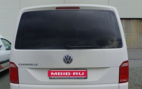 Volkswagen Caravelle T6 рестайлинг, 2018 год, 2 380 000 рублей, 3 фотография