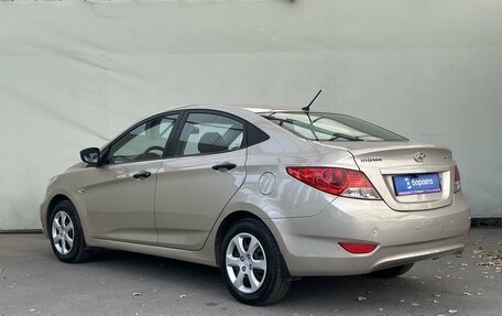 Hyundai Solaris II рестайлинг, 2011 год, 720 000 рублей, 5 фотография
