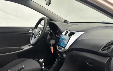 Hyundai Solaris II рестайлинг, 2011 год, 720 000 рублей, 11 фотография