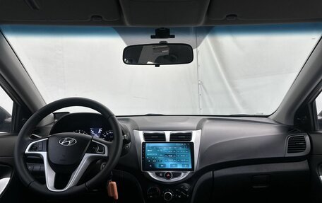 Hyundai Solaris II рестайлинг, 2011 год, 720 000 рублей, 13 фотография