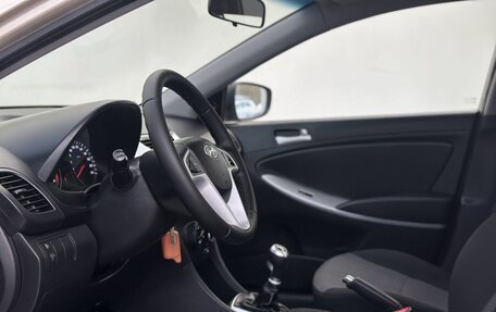 Hyundai Solaris II рестайлинг, 2011 год, 720 000 рублей, 10 фотография