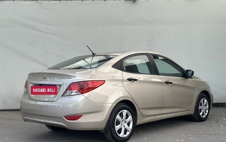 Hyundai Solaris II рестайлинг, 2011 год, 720 000 рублей, 4 фотография