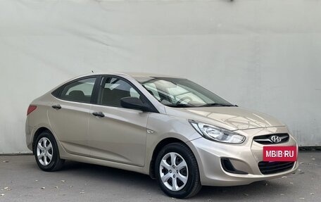 Hyundai Solaris II рестайлинг, 2011 год, 720 000 рублей, 2 фотография