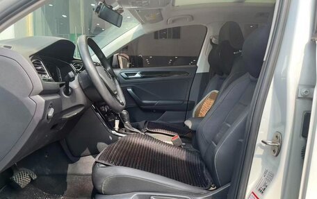 Volkswagen T-Roc I, 2023 год, 1 350 000 рублей, 4 фотография