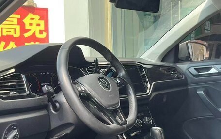 Volkswagen T-Roc I, 2023 год, 1 350 000 рублей, 5 фотография